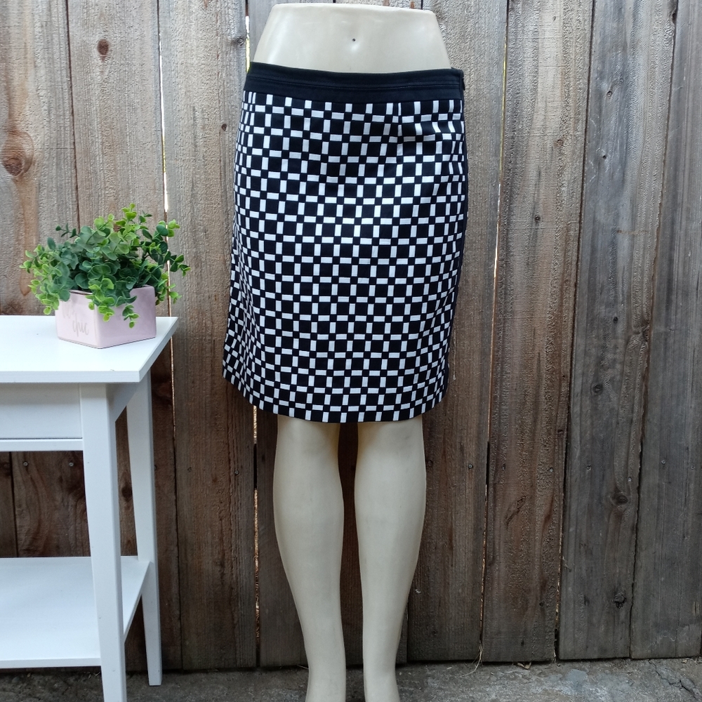 NWT White House Black Market Midi Skirt Size 10